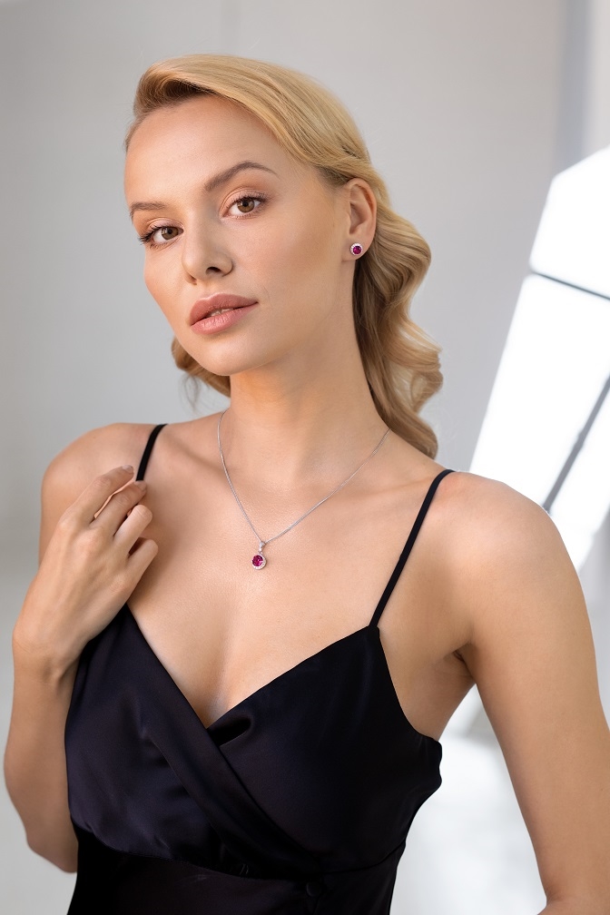 Sada šperkov s krištálmi Swarovski náušnice, retiazka a prívesok červené okrúhle 39352.3