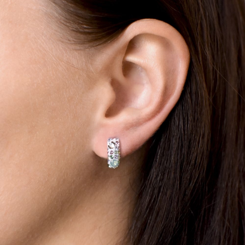 Strieborné náušnice visiace s krištáľmi Swarovski mix farieb polkruh 31123.3 sakura