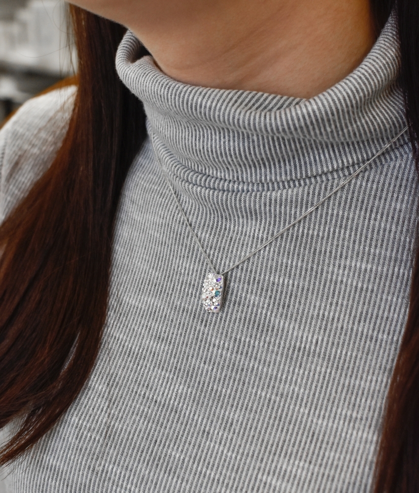 Strieborný prívesok s krištálmi Swarovski AB efekt obdĺžnik 34194.2