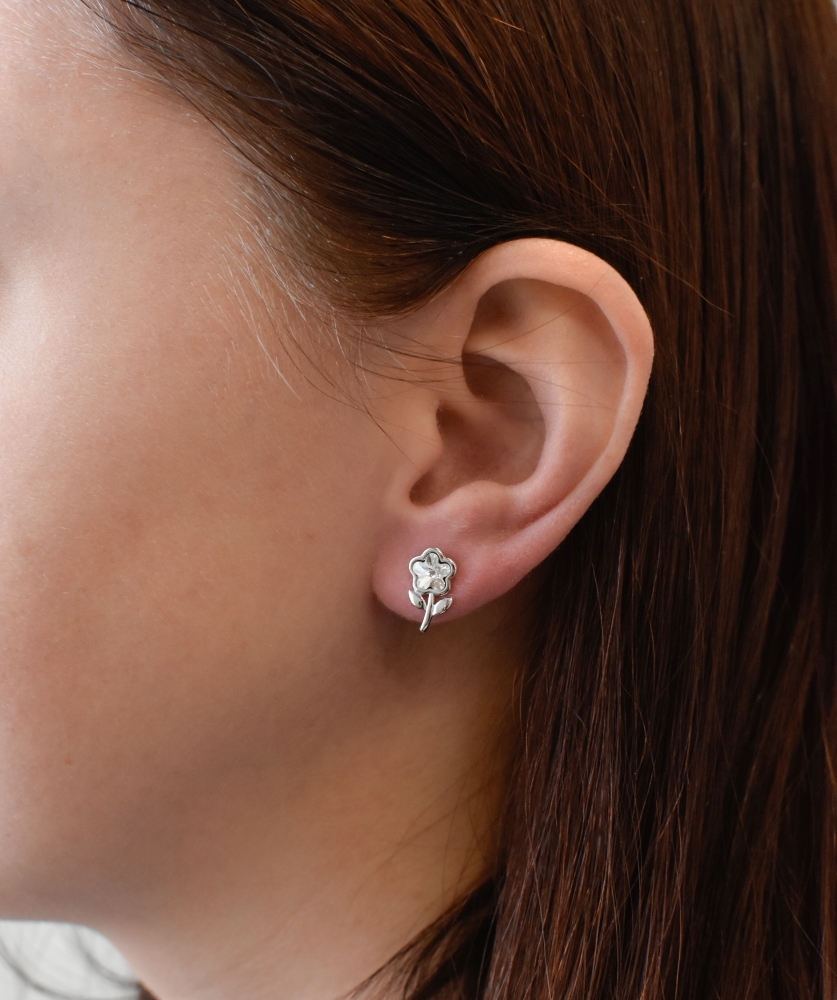 Sada šperkov s krištálmi Swarovski náušnice,retiazka a prívesok biela kytička 39172.1