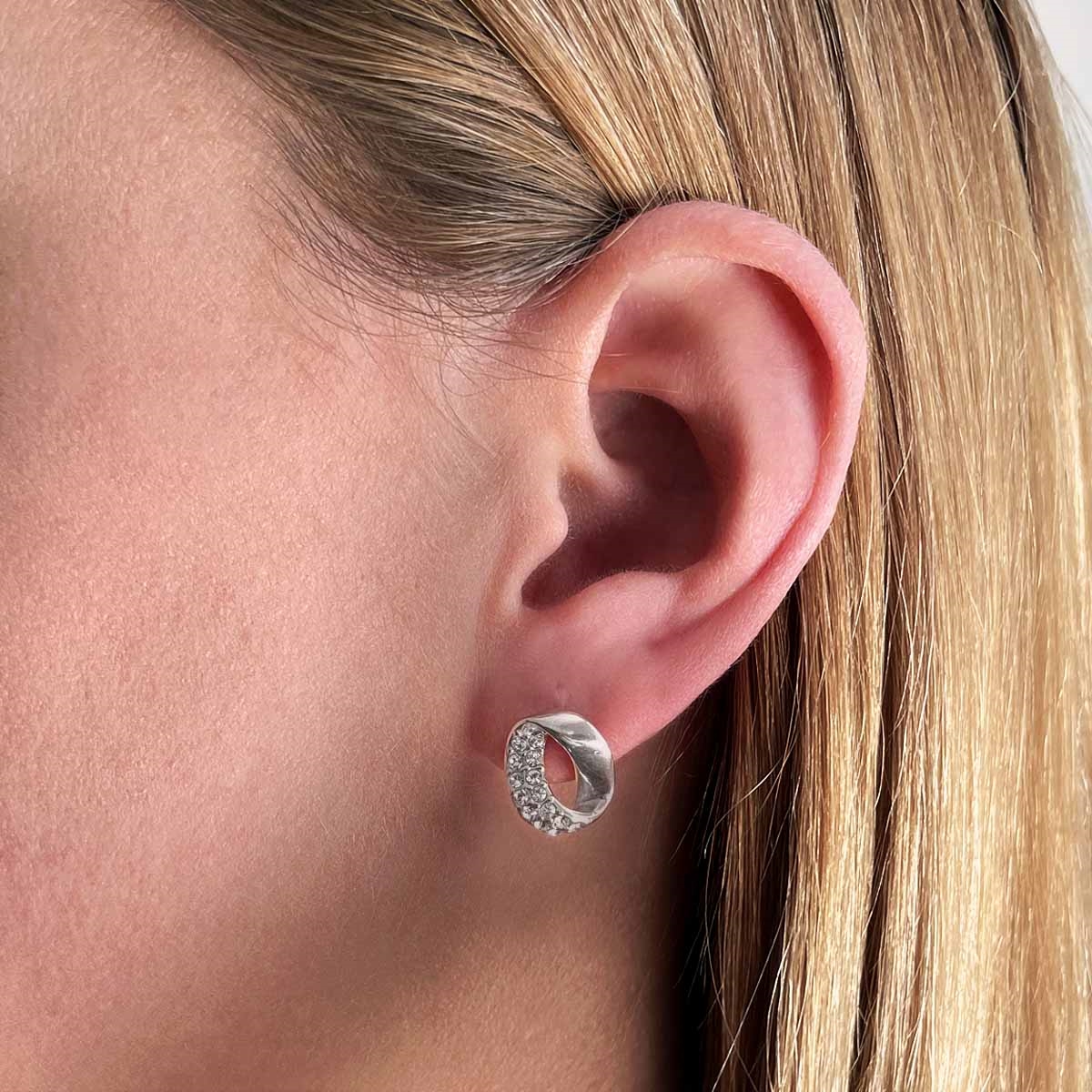 Strieborné náušnice kôstky s kryštálmi Swarovski oválne 31308.1