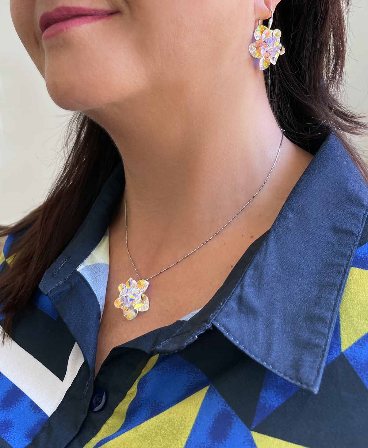 Strieborný prívesok s krištálom Swarovski AB efekt kvetina 34072.2